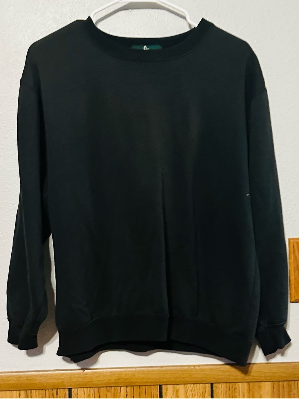 Hunt Club Petite women size LARGE Black Crewneck Sweatshirt